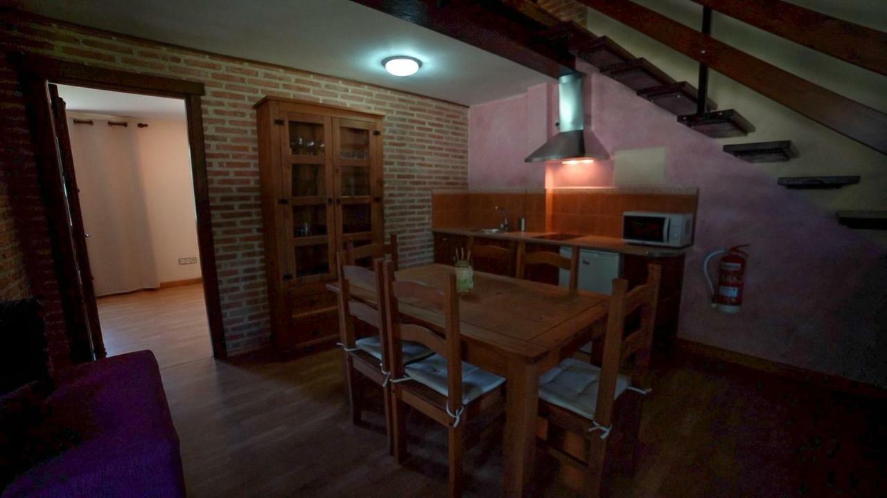 Hostal Esencia de Gredos Ramacastanas Exterior foto